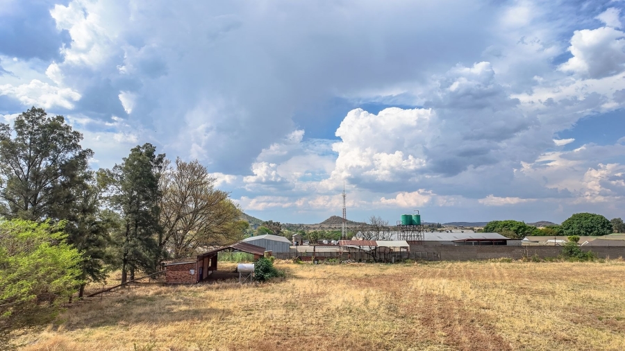 5 Bedroom Property for Sale in Rustenburg Rural North West